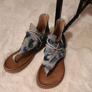 Very G Tie Dye Zip Back Sandals Great Condition SZ 9